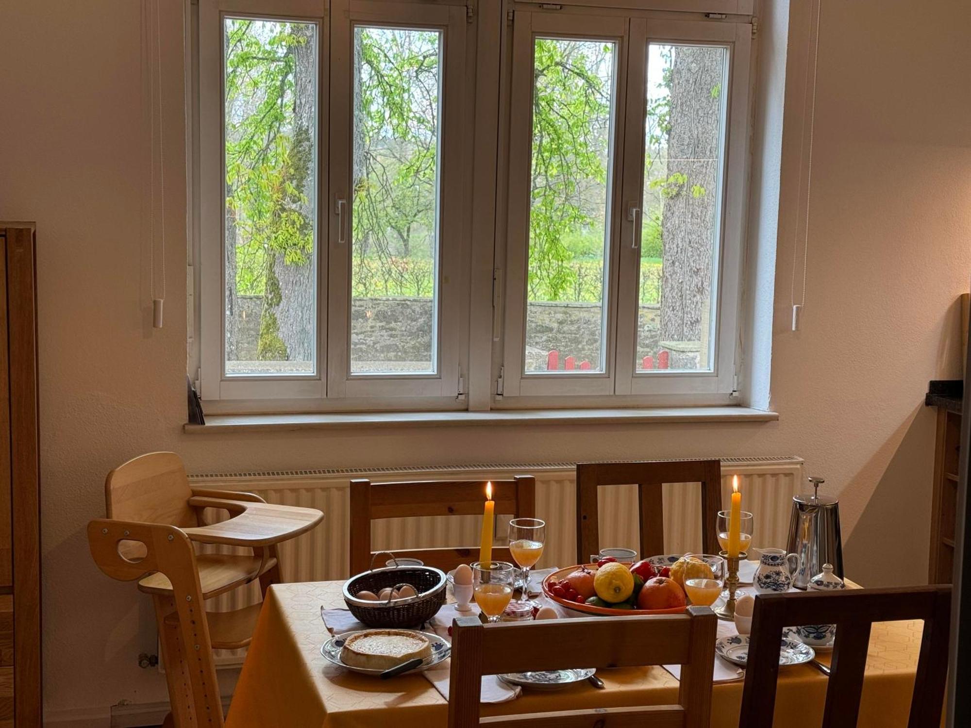L' Extravagante Im Garten Von Schloss Schmidtheim Exteriör bild